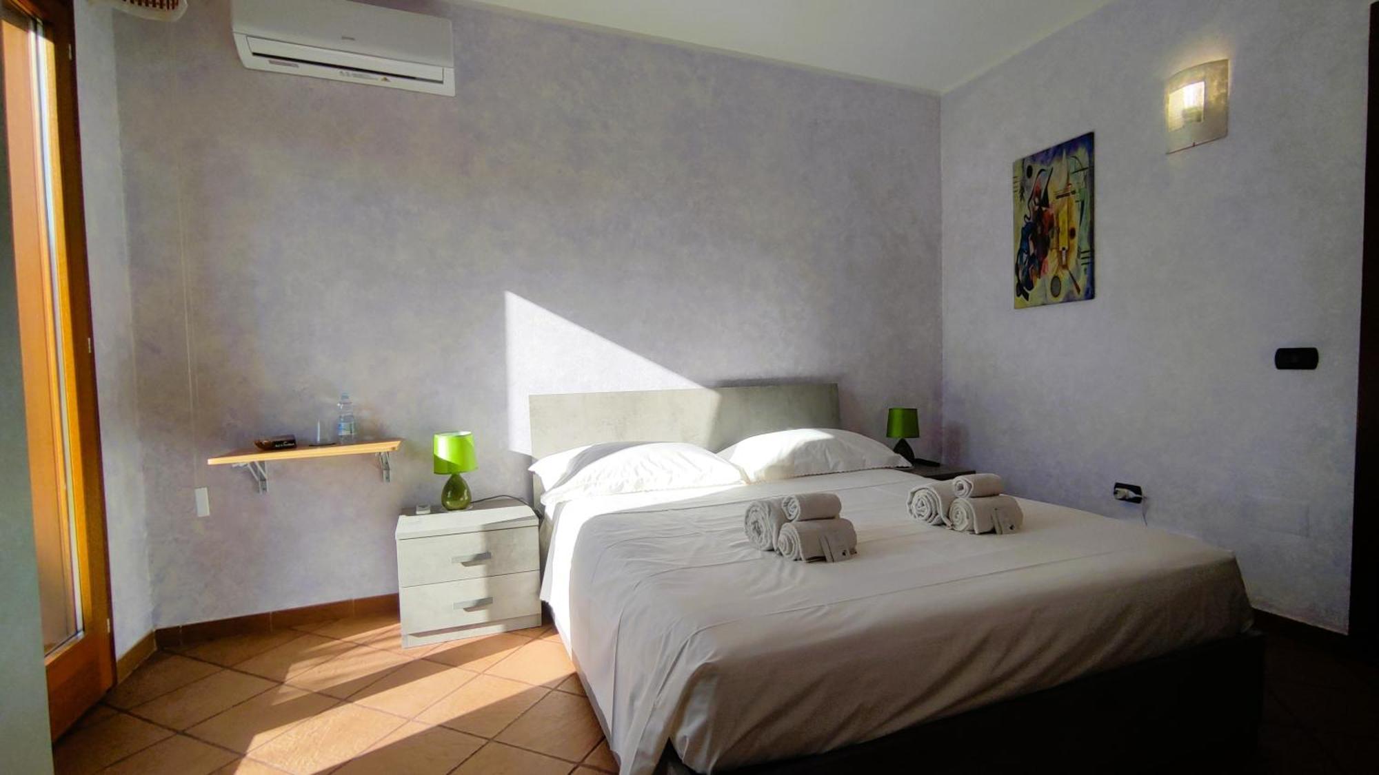 Grotta Delle Fate Bed & Breakfast Ossi Luaran gambar